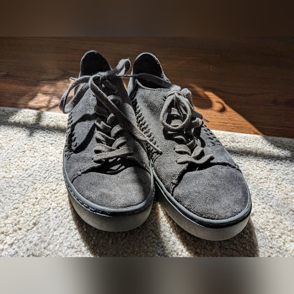 Tom's monochromatic suede shoe, womens 7.5 - Picture 6 of 10